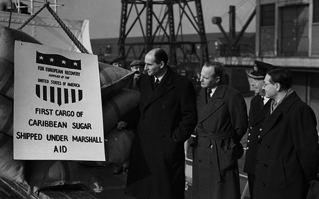 Однако на поверку «План Маршалла» оказался совсем не бескорыстно протянутой рукой помощи. В значительной степени за счёт него США достигали своих экономических целей.