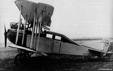Первым регулярным пассажирским самолетом стал AEG J.II, который 5 февраля 1919 перевез одного пассажира из Берлина в Веймар.