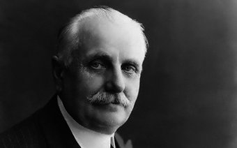 Умер Фрэнк Вулворт