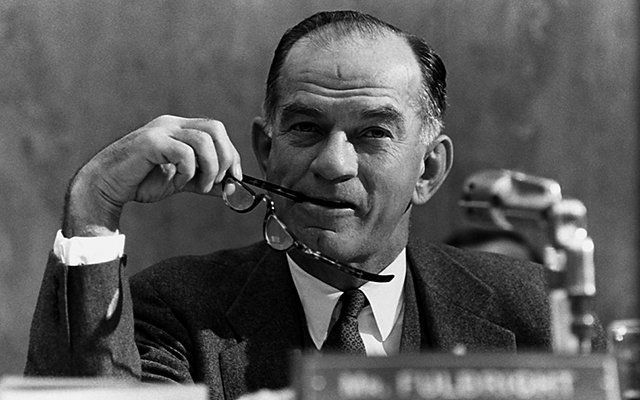 ДЖЕЙМС УИЛЬЯМ ФУЛБРАЙТ — ИНИЦИАТОР СОЗДАНИЯ ПРОГРАММЫ МЕЖДУНАРОДНОГО ОБМЕНА, НАЗВАННОЙ В ЕГО ЧЕСТЬ