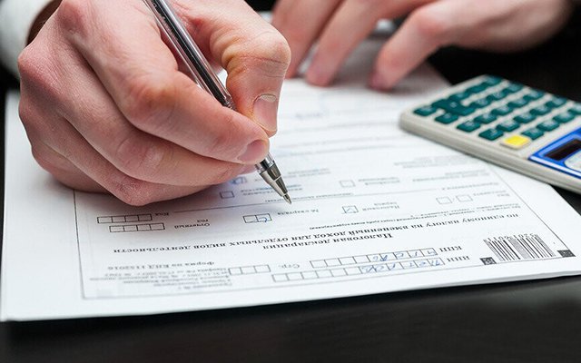 30 апреля – крайний срок для предъявления декларации. Однако категории налогоплательщиков, которые по закону не обязаны подавать декларацию, могут представить её в налоговую инспекцию в течение всего года (например, для получения налоговых вычетов).