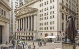 Нью-Йоркская фондовая биржа обосновалась по нынешнему адресу Wall Street, 11 в 1865 году.