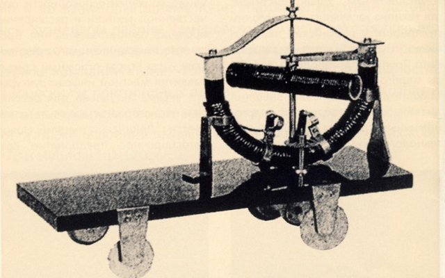 Несмотря на свою неказистость, с этой электрической дощечки начался путь одного из самых экологичных транспортных средств современности.