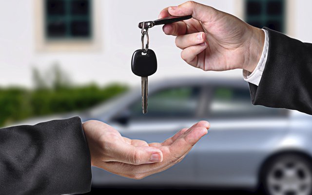 Для клиента лизинг имущества может обойтись дешевле покупки, поскольку лизинговые компании часто приобретают товары с большими скидками