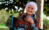 Жанне Кальман принадлежит рекорд по продолжительности жизни: она прожила 122 года