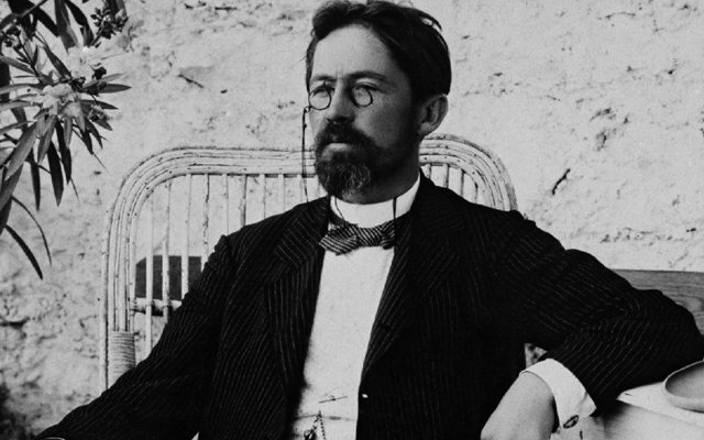 Раневская, главная героиня пьесы, после длительного проживания во Франции почти без денег возвращается в Россию, где её имение может быть продано за долги. Раневская ничего не предпринимает и в итоге лишается поместья Но действительно ли ничто не могло спасти Раневскую от разорения, а вишневый сад от вырубки?.