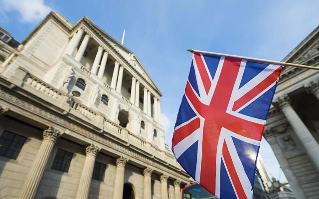 Поводом для создания Банка Англии, как и для многих других важных реформ в самых разных странах, были военные поражения: в 1690 году Англия проиграла Франции даже на море, что означало необходимость перестройки военного флота.