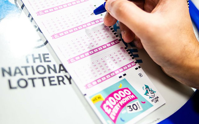 Несмотря на привлекательность лотерейного выигрыша, стоит понимать, что его вероятность очень мала, и правильное инвестирование, составление личного финансового плана скорее приведут к финансовому успеху.