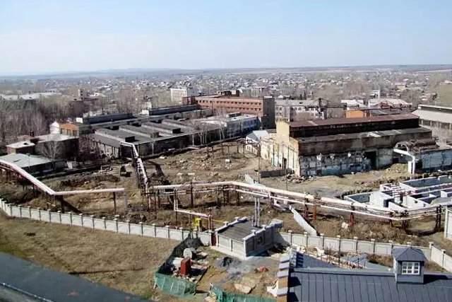 Изначально предприятие было казённым, но почти сразу было передано одному из немногих крупных предпринимателей в России того времени – Никите Демидовичу Антуфееву